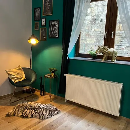 Jungle Apartment *